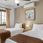 Sunset View Club 아파트호텔 4*