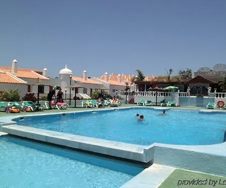 מלון דירות Sunset View Club 4*