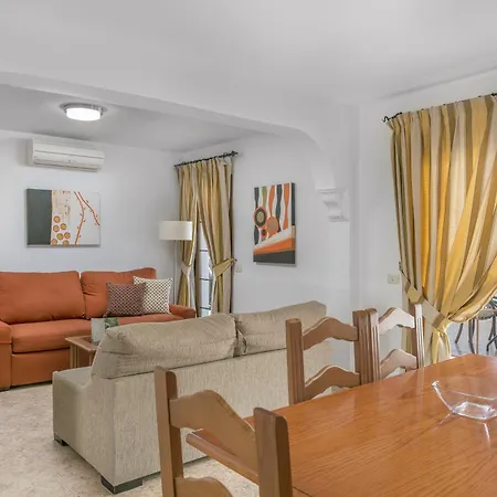 מלון דירות Sunset View Club 4*