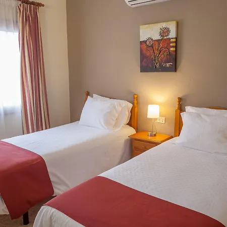 Sunset View Club Apartmanhotel 4*