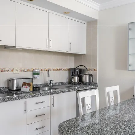 Sunset View Club מלון דירות