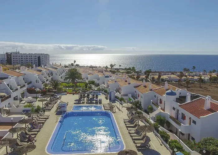 Sunset View Club Aparthotel 4*