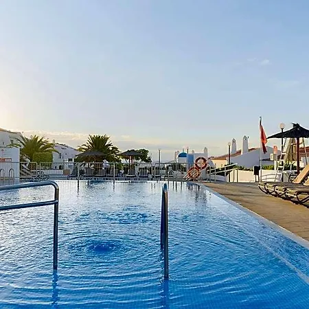 Sunset View Club Ξενοδοχείο με διαμερίσματα 4*