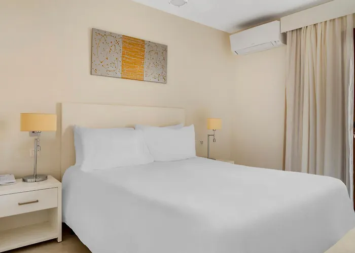 Sunset View Club Apartmanhotel